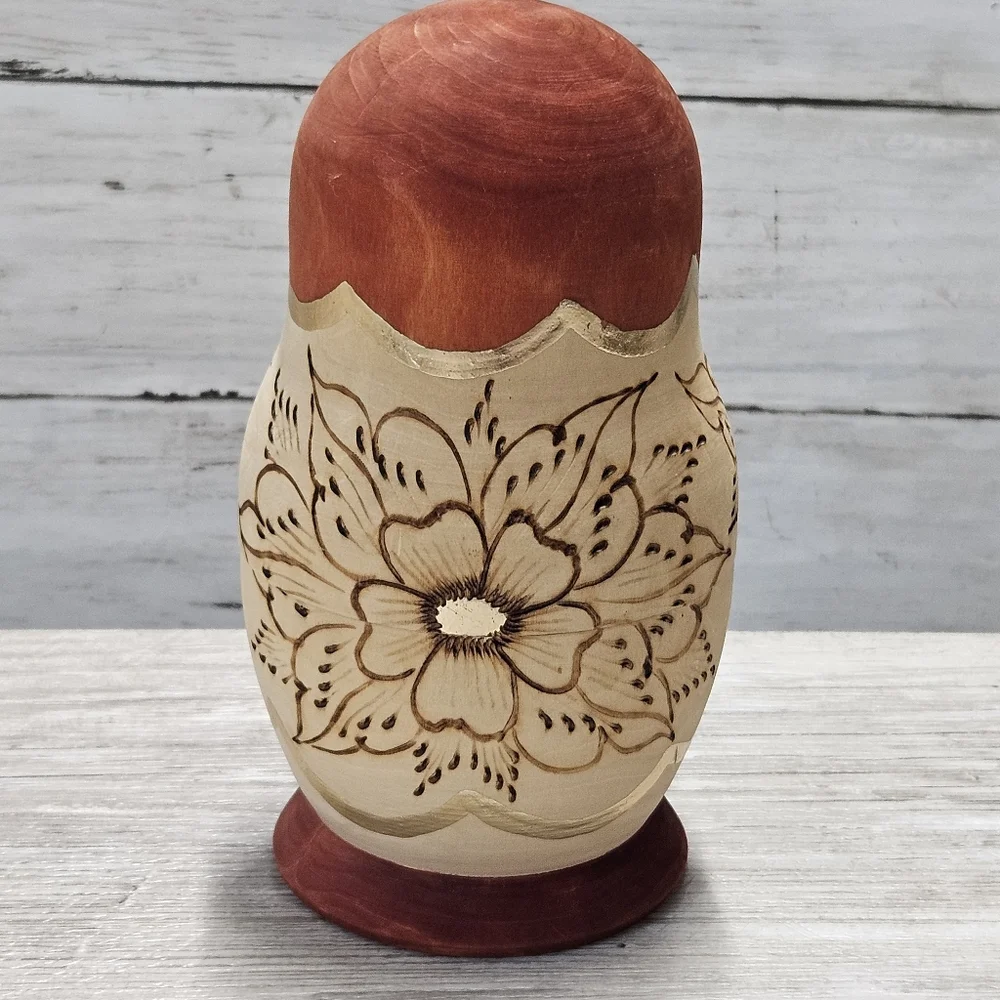 Vintage Russian Matryoshka Nesting Dolls 7 Piece Set Hand Painted Floral Design